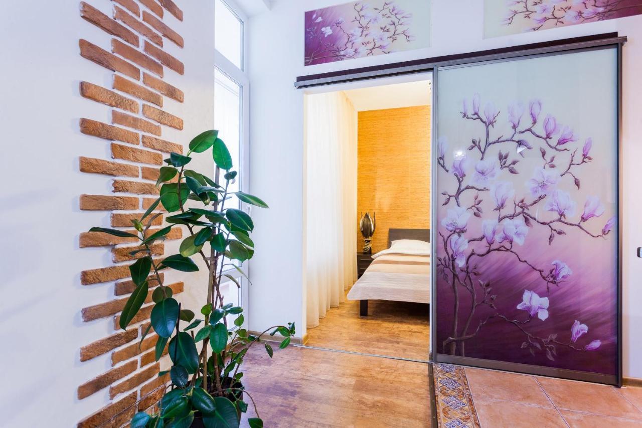 Navit Apartments With Breakfast, Near The Railway Station, The City Center, The Park Kiew Exterior foto