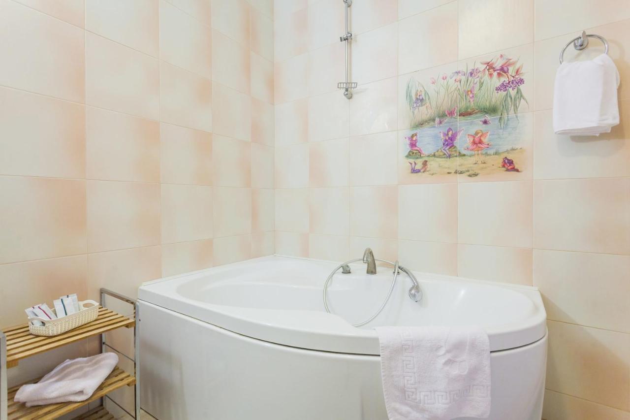 Navit Apartments With Breakfast, Near The Railway Station, The City Center, The Park Kiew Exterior foto